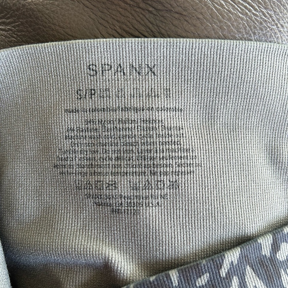 Spanx Look at Me Now Leopard Print Leggings Sz S - Picture 4 of 5
